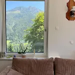 Gaj Pod Brezami Nastanitev v družini *