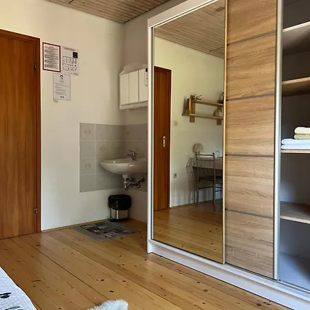 Gaj Pod Brezami Luče