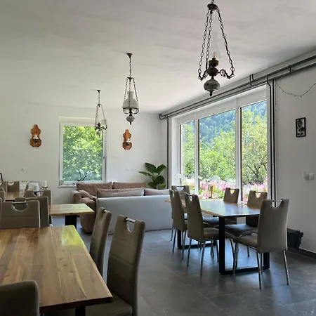 Gaj Pod Brezami Homestay *